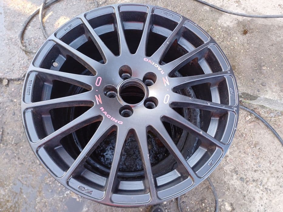 Felga OZ 17" 5x100 Superturismo GT et38 7J oc68,1 czarny mat
