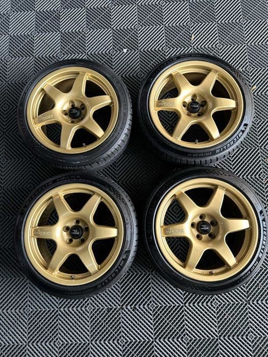 Felgi aluminiowe Compomotive MO1785 17x8 ET35 Subaru Impreza GT z oponami Michelin 5x100
