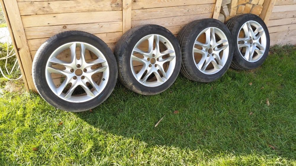 Alufelgi wraz z oponami 17 rozstaw śrub 5x100