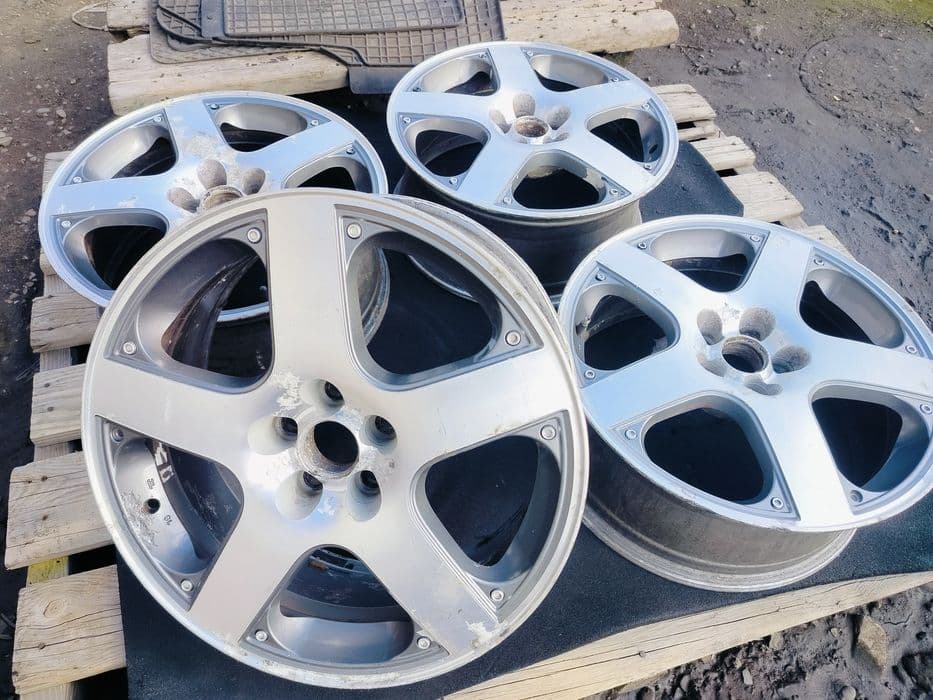 Alufelgi 17 Golf GTI 5x100 Santa Monica