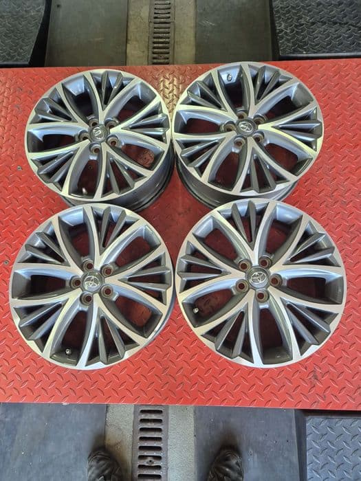 Felgi 17 5x100 Toyota oryginal z czujnikami