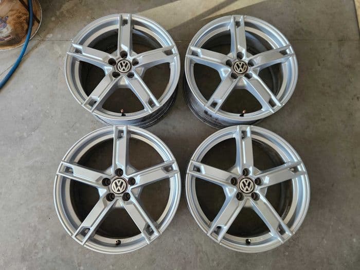 Alufelgi 17" 5x100 VW Polo 2g0 T-cross Golf IV 4 Bora Fox New Beetle Audi a3