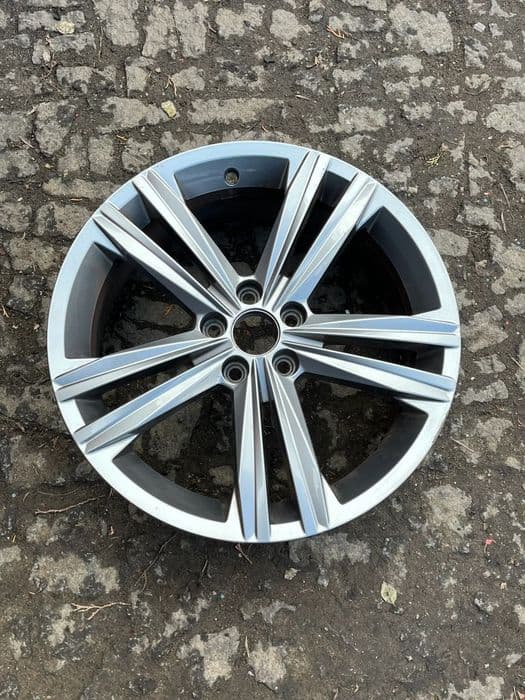 Felga VW T-Cross 6,5J x 17 ET 39 2GM601025G 1szt