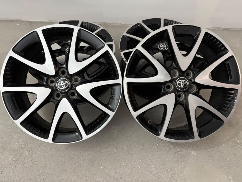 Felgi 17 cali + czujniki Toyota Yaris IV