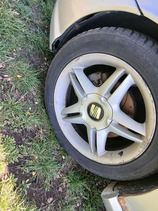 Sprzedam alufelgi org Fr seat  5x100 r17 opony 23rok wielosezon