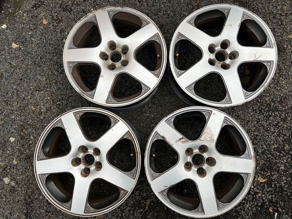 VOLKSWAGEN R17 UNIKATOWE ORYGINALNE FELGI ALUMINIOWE 17" 7J ET38 5X100 57,1mm ALUFELGI 1J0601025S KOMPLET 4SZT SANTA MONICA GOLF IV GTI
