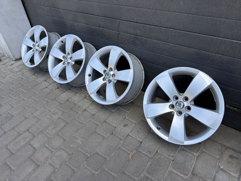 Felgi aluminiowe 17” 5x100 oryginalna Skoda