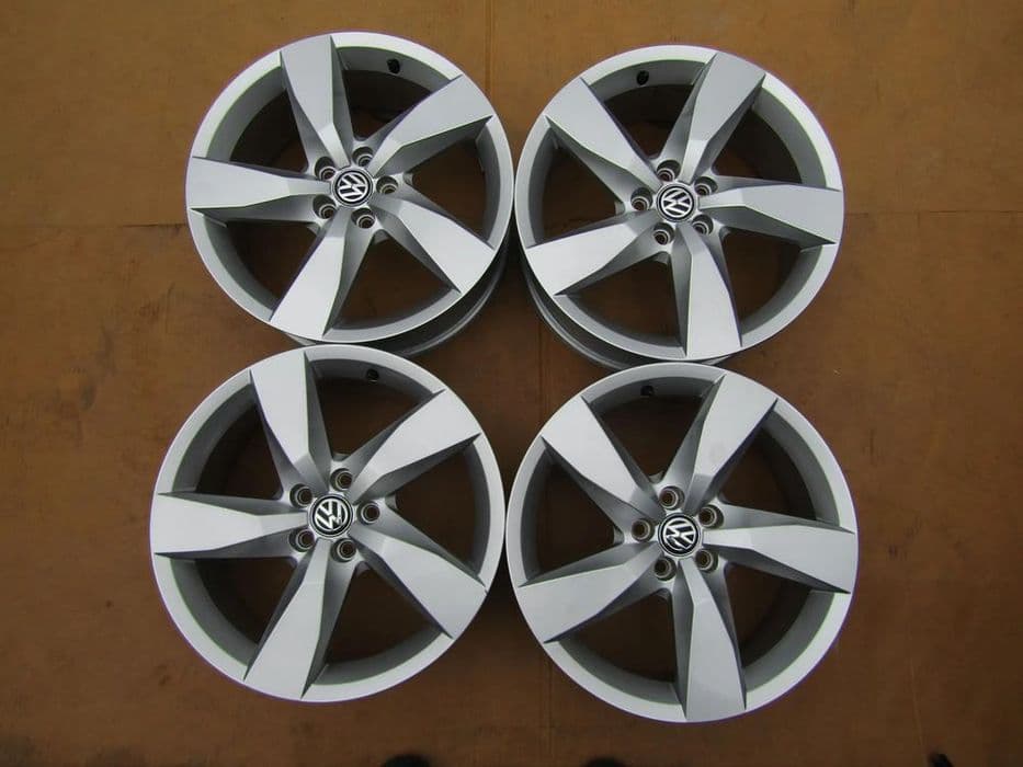 4x felgi aluminiowe 17 vw polo iv v vi t-cross taigo virtus taigun 2gm skoda fabia kamiq scala seat ibiza iv 6,5 j 5x100 et39 piasta 57,1 mm 2GM601025