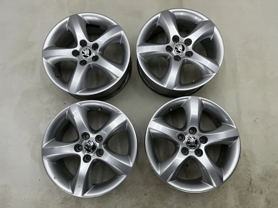Felgi aluminiowe Skoda Fabia 2 II Roomster Praktik Ibiza Polo Fox 07-14r. r15 cali 6jx15 ET43 5x100