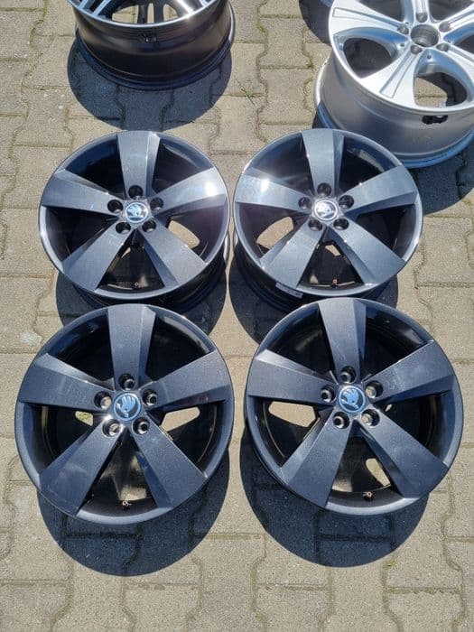 16cali 5x100 Skoda 6J ET35