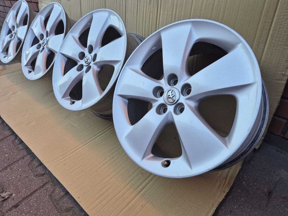 Felgi R17 5x100 Toyota Oryginalne