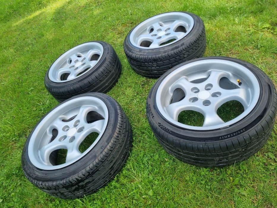 Brock B2 17" 5x100 205/45 R17 8.5J ET35