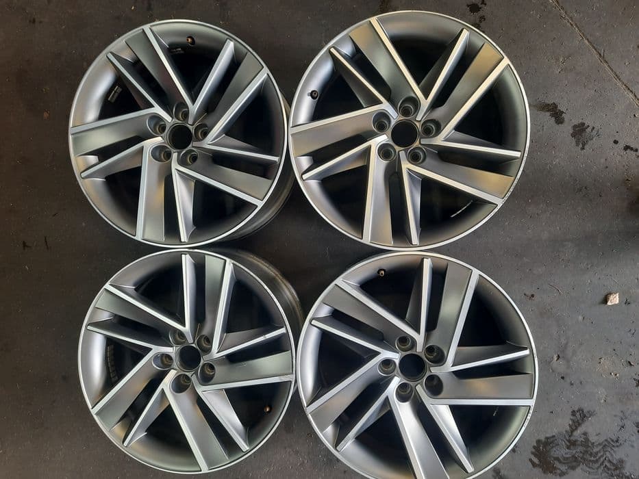 (0239) Felgi 17" 5x100 ET 46 7j - Skoda