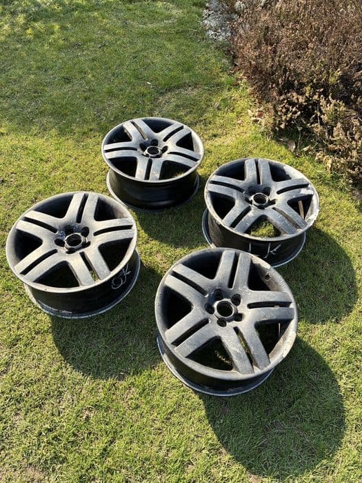 Felgi aluminiowe 17x7J ET 38 5x100 Golf,Leon