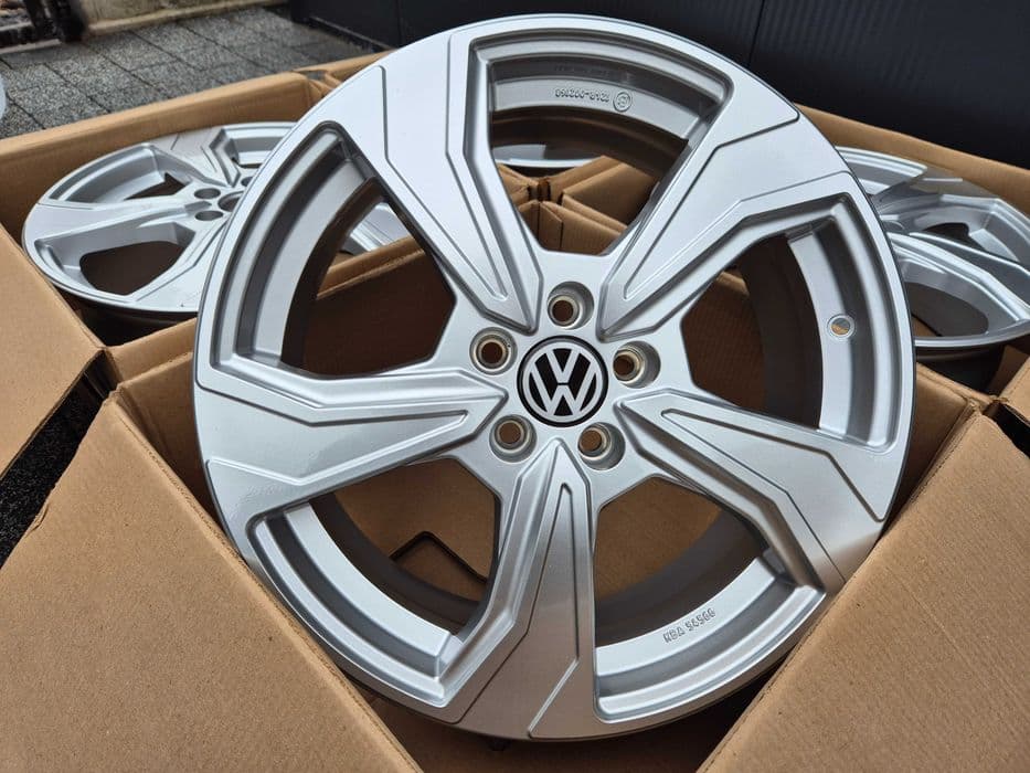 Felgi 17 do VW Polo VI 5x100 7J ET 51