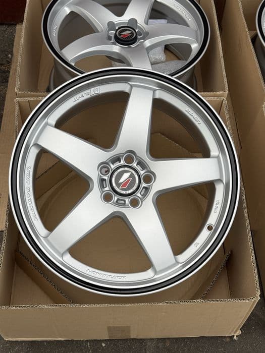 Nowe felgi Lenso R17 5x100 ET35 8.0J Dia 70.5 VW Skoda Subaru Toyota