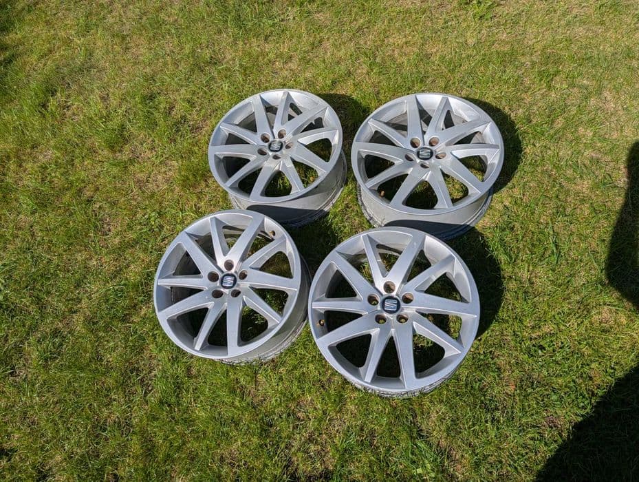 4x Oryginalne Alufelgi SEAT 7Jx17 ET43 OEM 6J0601025P TAGUS