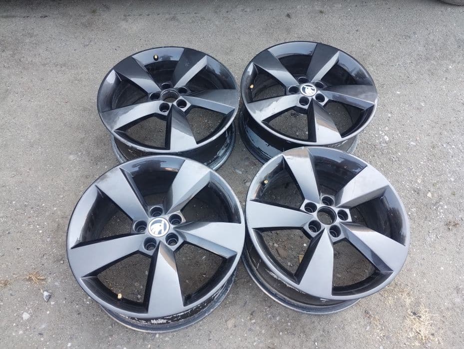 Komplet felg  oryginalne SKODA RAPIT FABIA ITD 5x100 R17 ET46