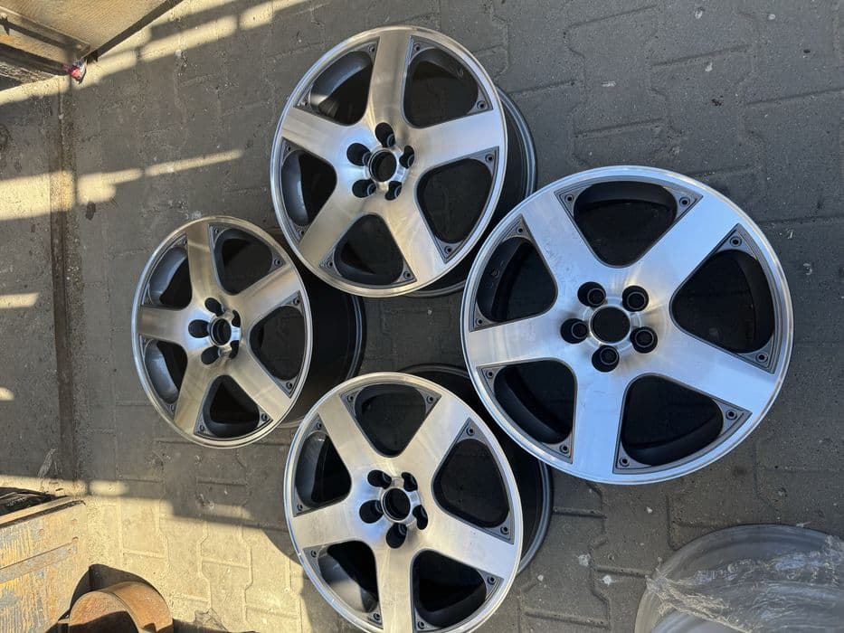 Felgi aluminiowe jak Nowe po renowacji VW Skoda 5x100 7x17 et38