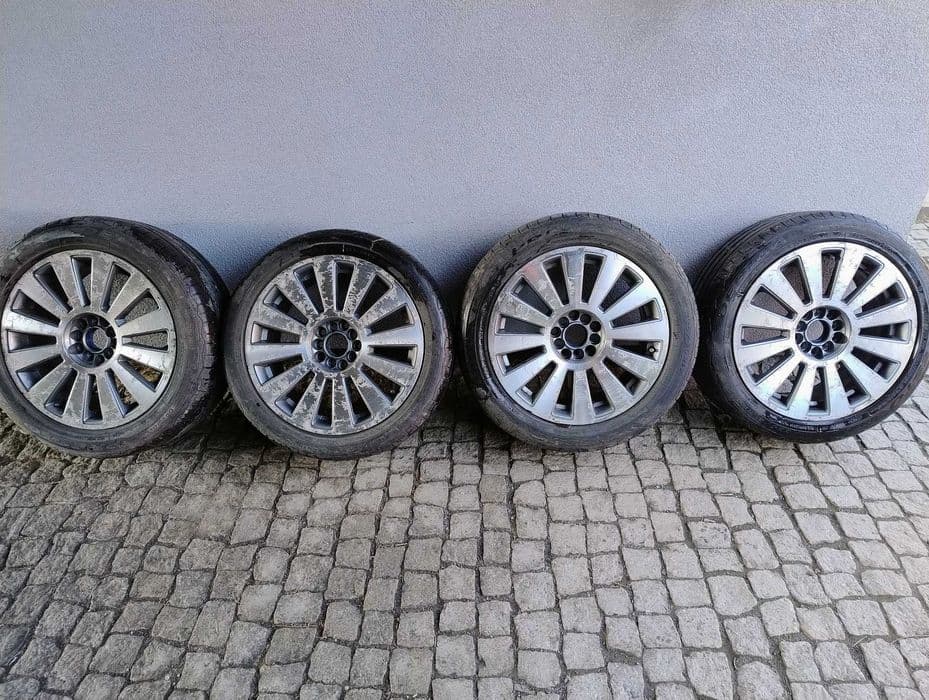 Felgi aluminiowe z oponami letnimi 2 x 225/45 R 17" i 2 x 225/50 R17"