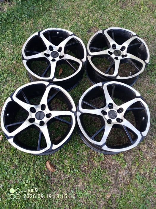 Sprzedam felgi 17 x5x100 Plus opony letnie 225x45 z 1717