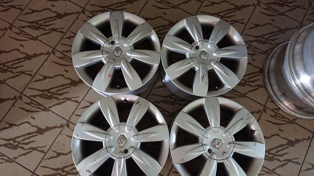 Renault 6.5J 16 Et 43. 5X100
