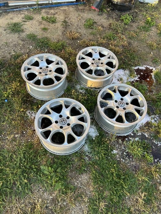 Felgi srebrne 17r 5x100