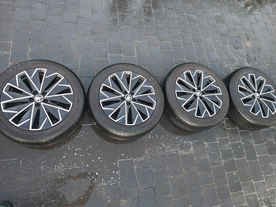 felg aluminiowych Skoda 17" + opony letnie