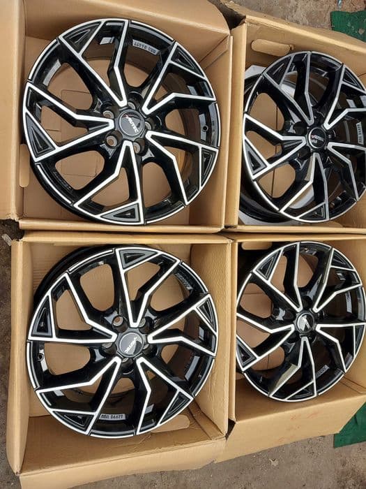 Nowe Alufelgi 17 5x100 Audi A3 S3 TT Skoda Seat Volkswagen