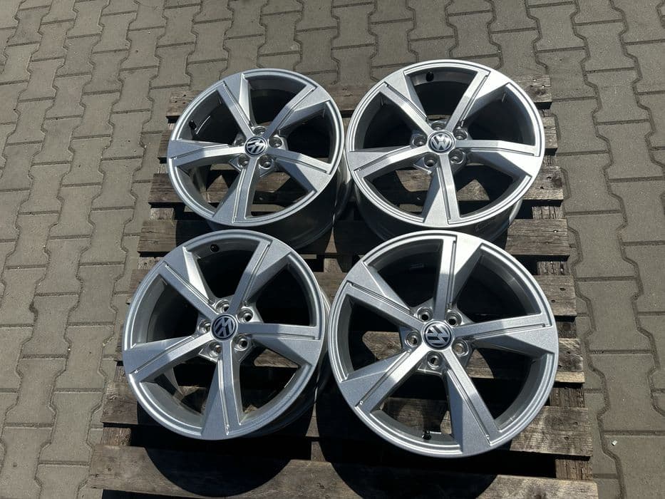 5x100 et46 7,5jx17 OE vw skoda audi seat komplet 17” nowe