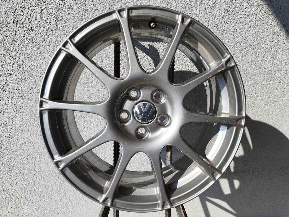 2x Felga aluminiowa VW Polo 7x17" 5x100 ET46 6R0 071 497 bardzo dobry stan