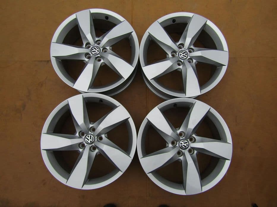 4x Felgi Aluminiowe 17 VW Polo IV V VI T-Cross Taigo Virtus Taigun 2GM Skoda Fabia Kamiq Scala Seat Ibiza IV 6,5 j 5x100 ET39 piasta 57,1 mm 2GM601025A ORYGINAŁ