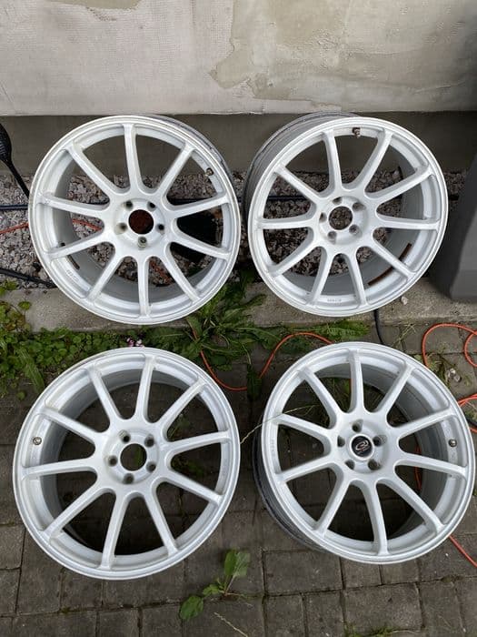 Felgi aluminiowe Rota Torque 17 cali rozstaw śrub 5x100 szerokość 7,5J ET35