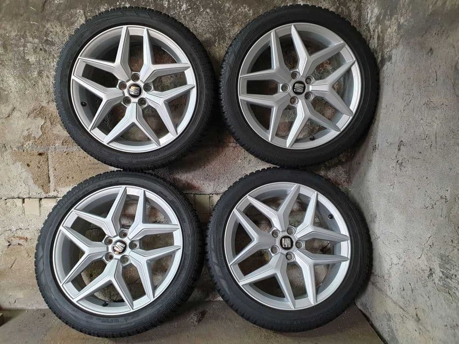Felgi aluminiowe Seat R17 5x100 7.0JX17H2 ET 51 centr 57,1mm