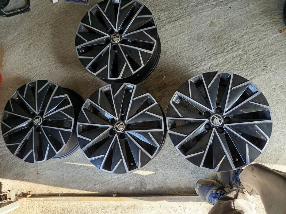 Felgi aluminiowe 17 5x100 Skoda 2023rok